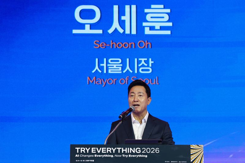 오세훈 서울시장이 9일 동대문디자인플라자(DDP)에서 열린 스타트업 축제 '트라이 에브리싱(Try Everything)' 개막식에서 글로벌 창업 도시로 도약하기 위한 서울시의 비전을 제시하고 있다. 서울시 제공