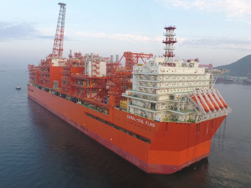 미국 루이지애나주 부유식 액화천연가스(FLNG) 해양플랜트 사업은 공공부문 투자가 대형 수주로 이어진 대표 사례다. 삼성중공업이 건조한 대형 부유식 액화천연가스 생산설비. 삼성중공업 제공
