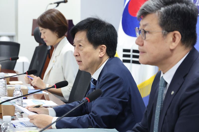 오기형 더불어민주당 서울시당 주택공급정책특별위원장이10일 서울 여의도 국회 의원회관에서 열린 청년·신혼부부 주거 정책 토론회에서 발언하고 있다. 뉴스1