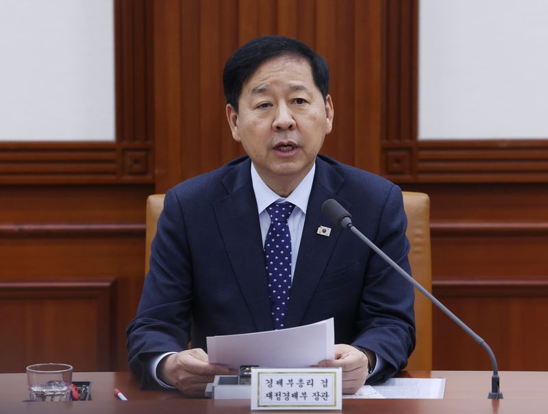 구윤철 경제부총리 겸 재정경제부 장관이 10일 오전 서울 종로구 정부서울청사에서 경제관계장관회의 겸 구조혁신관계장관회의를 주재하고 있다. 뉴시스