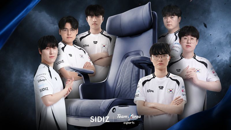 2026 아이치·나고야 아시안게임 e스포츠 국가대표팀과 시디즈 국가대표 게이밍 의자 ‘GC PRO’ 리뉴얼 제품. 시디즈 제공.