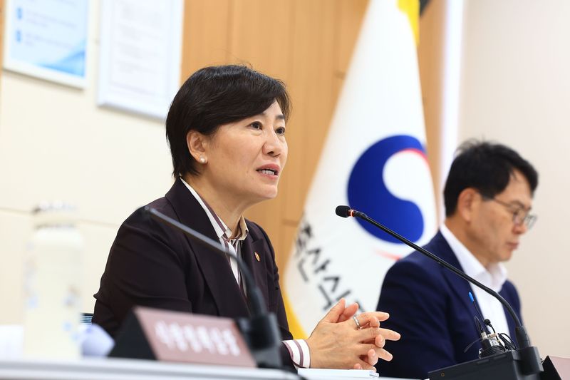 송미령 농림식품부 장관이 10일 세종청사에서 열린 기자간담회에서 발언하고 있다. 농식품부 제공