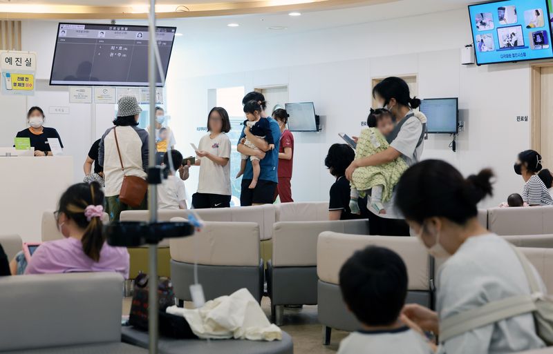 바이러스 검출률이 9월 한때 26.4%까지 오르는 등 경기도에서 독감 바이러스가 계속 검출되면서 도민들의 주의가 요구되고 있다. 뉴스1