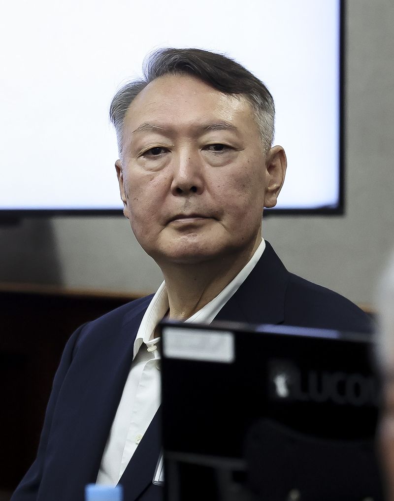 [서울=뉴시스] 사진공동취재단 = 이종섭 전 국방부 장관을 호주대사로 임명해 해외로 출국시킨 혐의로 재판에 넘겨진 윤석열 전 대통령이 무죄를 선고받았다. 사진은 윤 전 대통령. 2025.09.11. photo@newsis.com