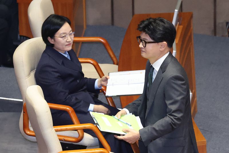 한동훈 무소속 의원이 10일 서울 여의도 국회에서 열린 제439회국회(정기회) 제6차 본회의 대정부 질문에서 외교·통일·안보에 관한 질문을 마친 후 본회의장을 나서고 있다. 2026.9.10 ⓒ 뉴스1 신웅수 기자