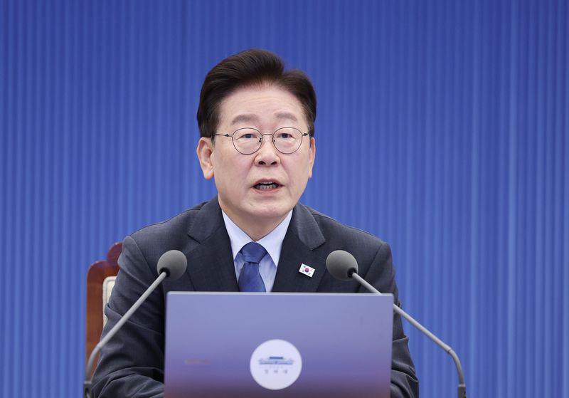 [서울=뉴시스] 김진아 기자= 이재명 대통령이 11일 청와대에서 열린 수석보좌관회의에서 발언하고 있다. 2026.09.11. bluesoda@newsis.com