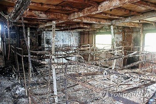 불에 모두 탄 필리핀 여객선 내부 (출처=연합뉴스)