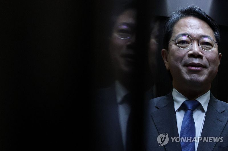 김승원 법무장관 후보자, 청문회 준비 사무실로 (출처=연합뉴스)