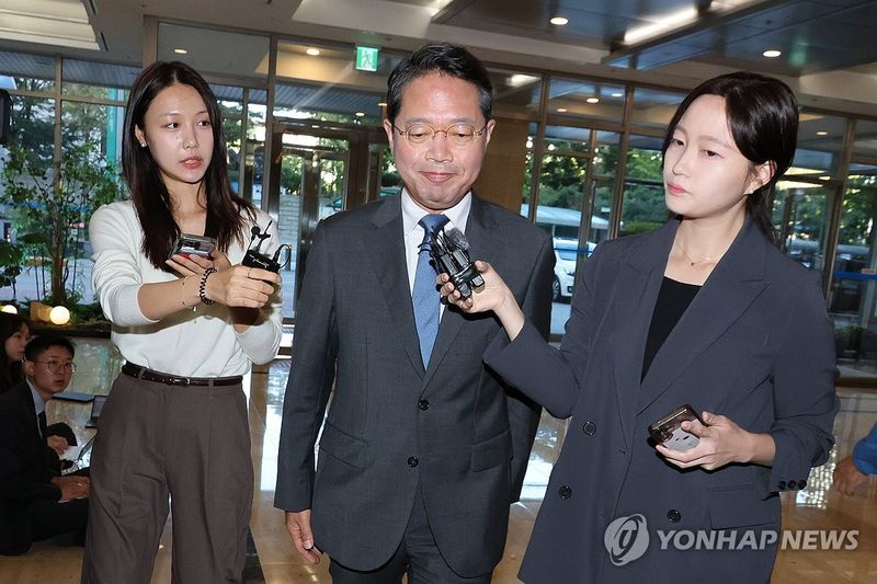 출근하는 김승원 법무장관 후보자 (출처=연합뉴스)