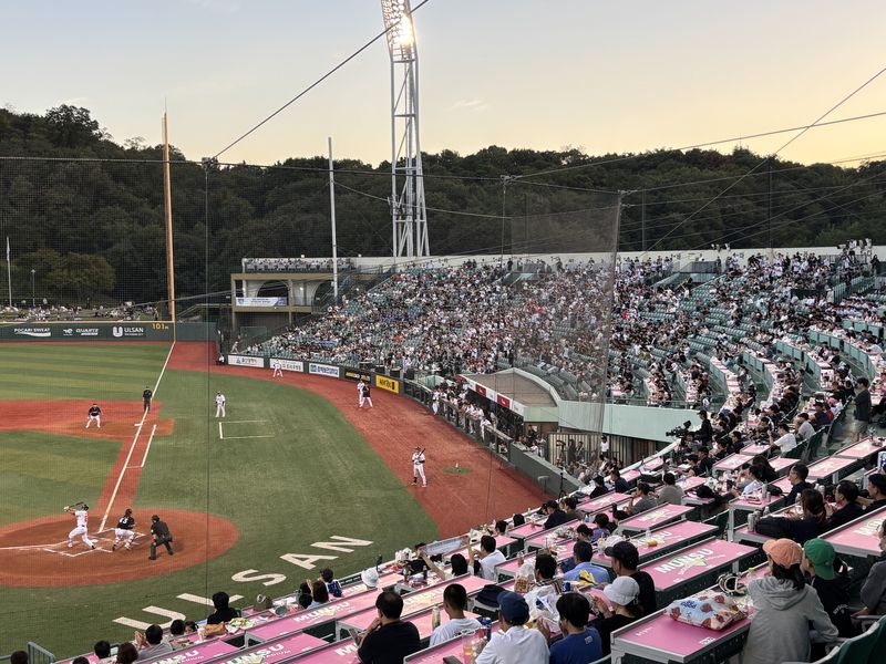13일 울산 문수야구장에서 치러진 울산 웨일즈와 kt 위즈와의 경기에 7310의 관중이 입장한 것으로 집계돼 KBO 퓨처스리그 최다 관중 기록을 새로 세웠다. 사진=최수상 기자