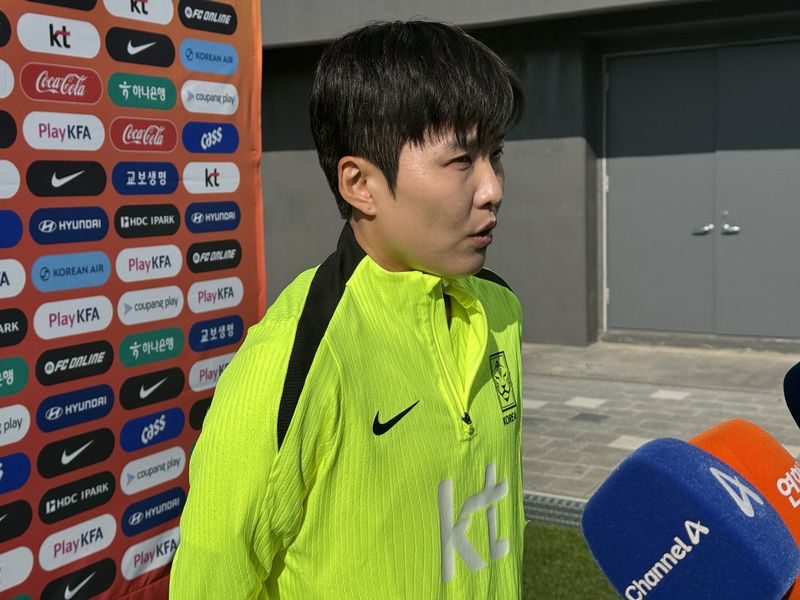 [천안=뉴시스] 김진엽 기자= 한국 여자 축구 대표팀의 지소연이 7일 코리안풋볼파크에서 진행된 2026 아이치·나고야 아시안게임 여자 축구 종목 소집 훈련 전 취재진의 질문에 답하고 있다. 2026.09.07. wlsduq123@newsis.com