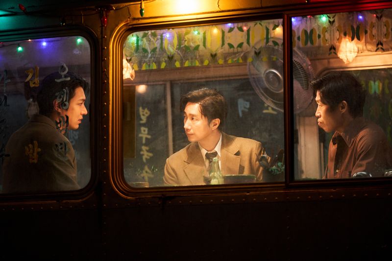 영화 '암살자(들)' 보도스틸. 하이브미디어코프 제공