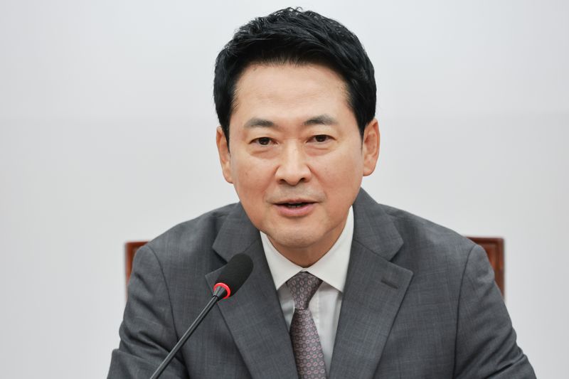 장동혁 국민의힘 대표가 14일 국회에서 열린 최고위원회의에 참석해 발언하고 있다. 연합뉴스