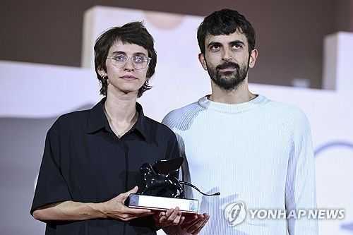 '나자' 공동연출한 레이철 소르(왼쪽)와 유발 아브라함.연합뉴스