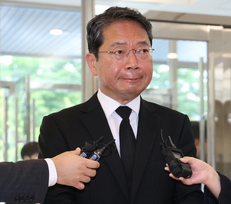 김승원 법무부 장관 후보자가 14일 오전 서울 종로구에 마련된 인사청문회 준비사무실로 출근하며 입장을 밝히고 있다. 뉴시스