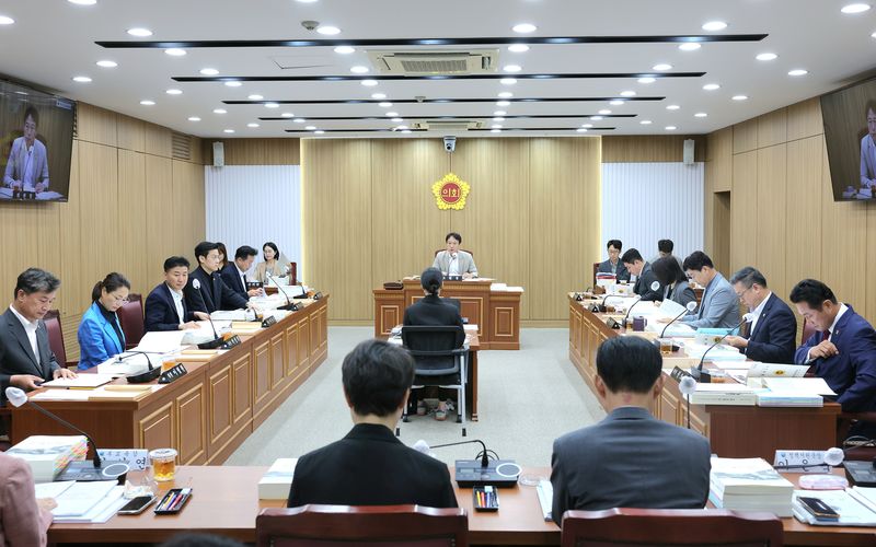 대구시의회 예산결산특별위원회가 지난 10일부터 14일까지 대구시와 대구교육청의 2025회계연도 결산 및 대구시 제2회 추경예산안에 대한 심사를 실시하고, 각 안건을 '원안 가결'했다. 대구시의회 제공