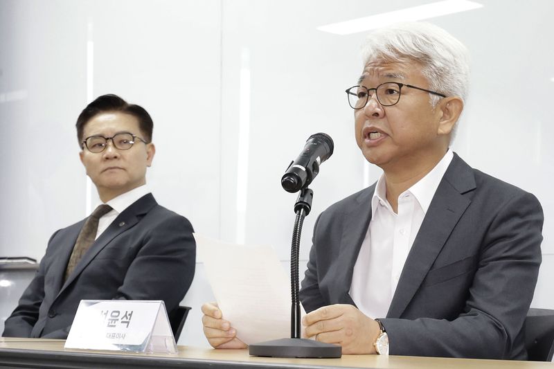 대교협-유웨이, '수시 먹통' 사과…"현재 302명 구제 신청"(종합)