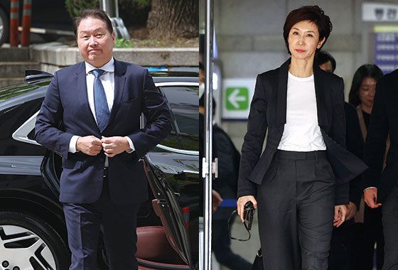 최태원 SK그룹 회장(왼쪽)과 노소영 아트센터 나비 관장. 뉴스1