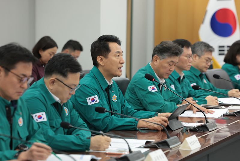 "176시간이냐, 230시간이냐"…서울버스 파업 쟁점은 '54시간' 차이
