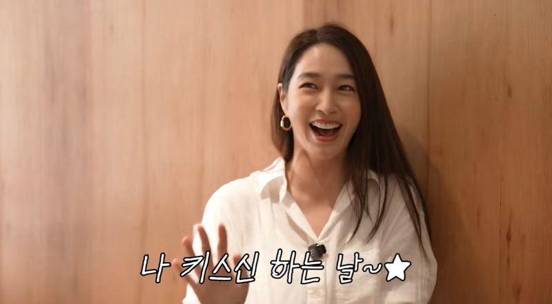 [서울=뉴시스] 배우 이민정이 15일 유튜브 채널에서 김지석과의 키스신 비화를 공개했다. (사진=유튜브 채널 '이민정 MJ' 화면 캡처) 2026.09.15. photo@newsis.com *재판매 및 DB 금지