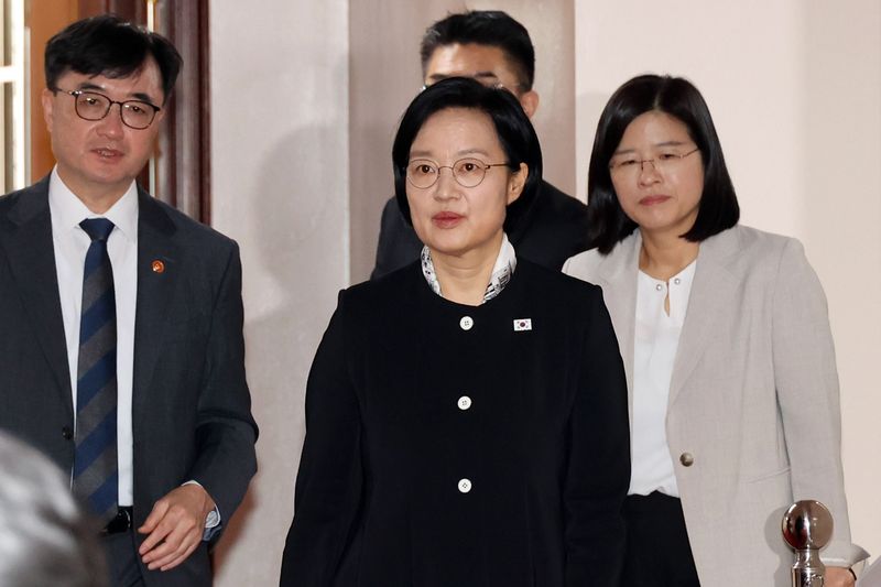 한성숙 국무총리가 16일 서울 종로구 정부서울청사에서 열린 국가정책조정회의에 참석하고 있다. 사진=서동일 기자