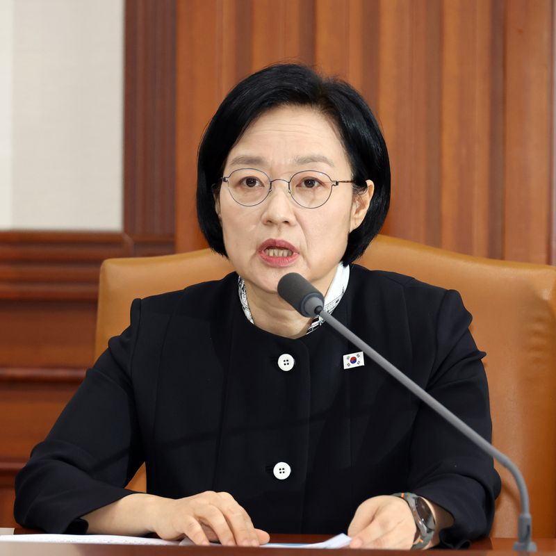 한성숙 국무총리가 16일 서울 종로구 정부서울청사에서 열린 국가정책조정회의에서 발언하고 있다. 사진=서동일 기자