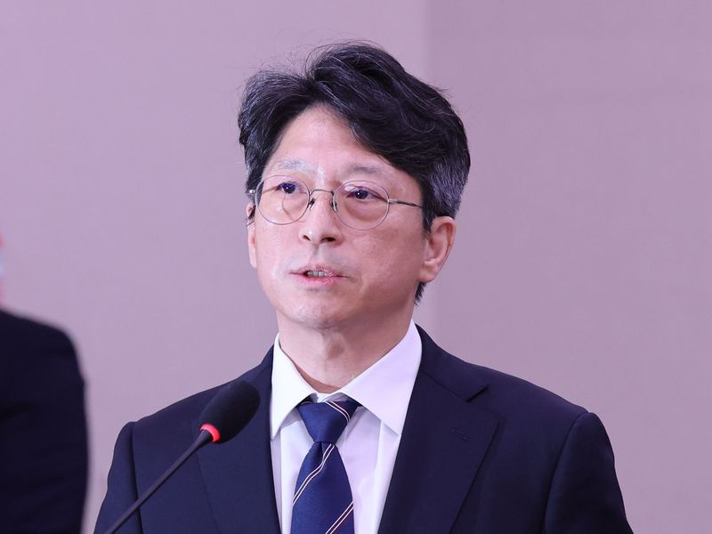 홍지선 국토교통부 장관 후보자가 16일 서울 여의도 국회에서 열린 인사청문회에서 발언을 하고 있다. 뉴스1