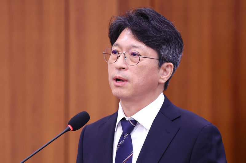홍지선 국토교통부 장관 후보자가 16일 국회에서 열린 인사청문회에서 모두발언을 하고 있다. 뉴스1