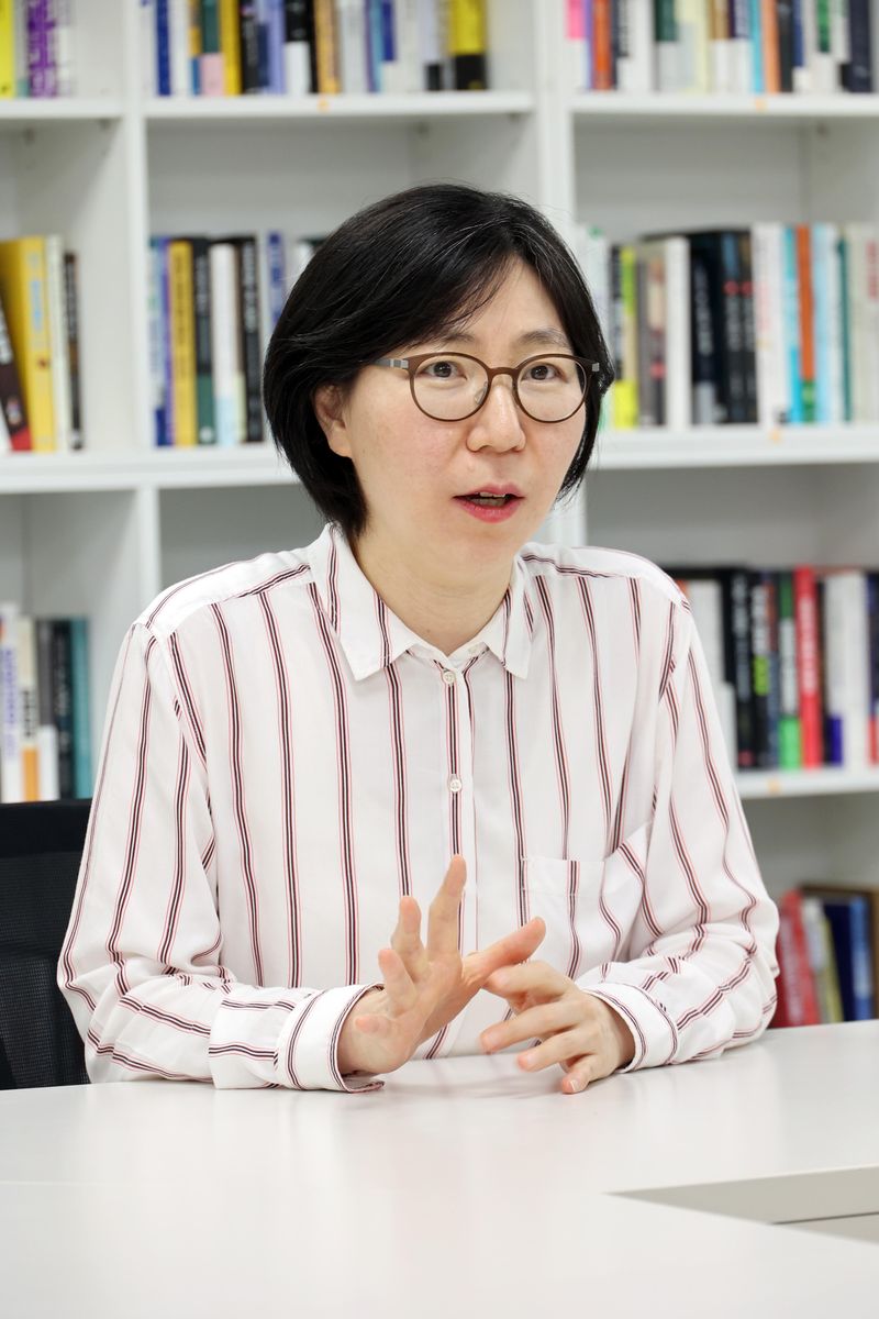 김수영 서울대 사회복지학과 교수가 서울 서초구 파이낸셜뉴스 사옥에서 노동일 주필과 대담하고 있다. 사진=박범준 기자