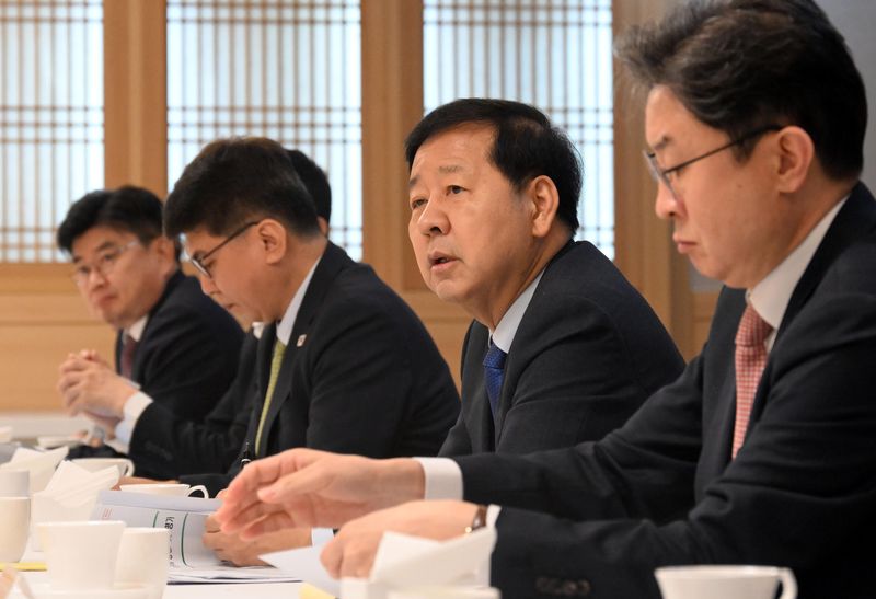 구윤철 부총리 겸 재정경제부 장관이 17일 서울 종로구 정부서울청사에서 확대거시경제금융회의를 주재하고 있다. 뉴시스
