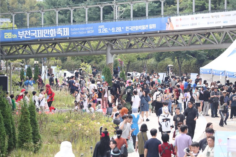 지난해 경기 부천시 한국만화박물관 일대에서 열린 제28회 부천국제만화축제 현장. 한국만화영상진흥원 제공