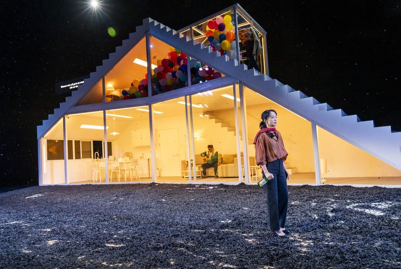 연극 '벚꽃동산' 뉴욕 공연 장면. /사진=파크 애비뉴 아모리, 뉴시스