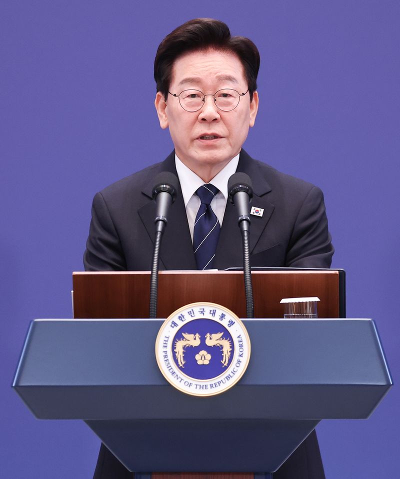 이재명 대통령이 18일 청와대 영빈관에서 열린 현안 기자회견에서 발언하고 있다. 뉴스1