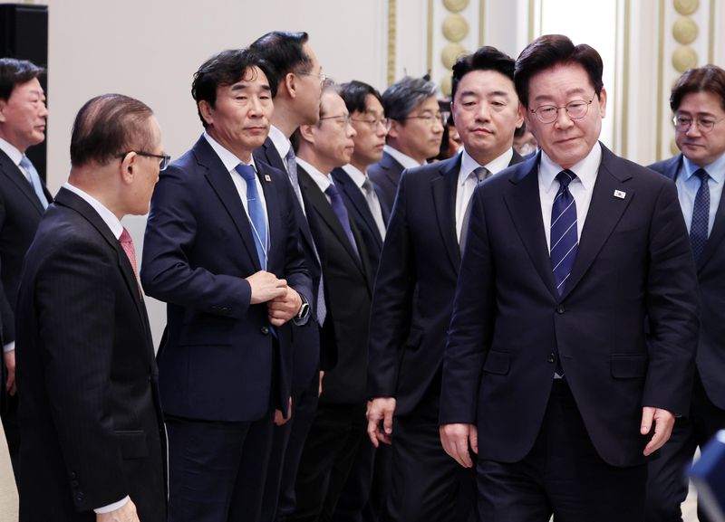 [서울=뉴시스] 김진아 기자 = 이재명 대통령이 18일 청와대 영빈관에서 열린 기자회견 '국민의 뜻, 국민의 삶 더 살피겠습니다'에 입장하고 있다. 2026.09.18. bluesoda@newsis.com