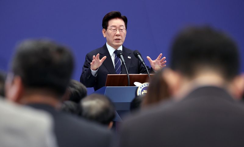 [서울=뉴시스] 김진아 기자 = 이재명 대통령이 18일 청와대 영빈관에서 열린 기자회견 '국민의 뜻, 국민의 삶 더 살피겠습니다'에서 질문에 답변하고 있다. 2026.09.18. bluesoda@newsis.com