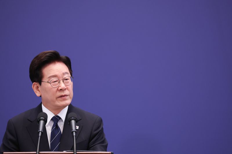 이재명 대통령이 18일 청와대 영빈관에서 열린 현안 기자회견에서 발언하고 있다. 청와대통신사진기자단