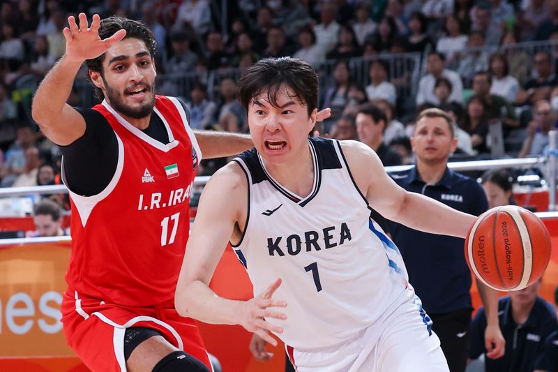 18일 일본 나고야 아이치인터내셔널 아레나에서 열린 2026 아이치·나고야 아시안게임 남자농구 준결승 대한민국과 이란의 경기, 이현중이 드리블을 하고 있다. 뉴스1