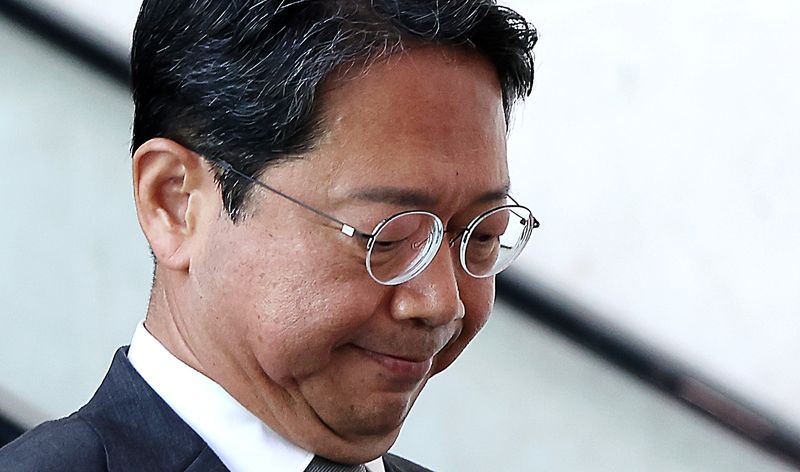 [서울=뉴시스] 김명년 기자 = 김승원 법무부 장관 후보자가 19일 오전 서울 여의도 국회 소통관에서 기자회견을 마치고 이동하고 있다. 이날 김 후보자는 후보직을 사퇴했다. 2026.09.19. kmn@newsis.com