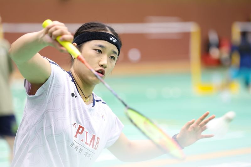 안세영이 8일 충북 진천 국가대표 선수촌에서 열린 2026 아이치·나고야 아시안게임 대한배드민턴협회 미디어데이에서 훈련하고 있다. 뉴시스