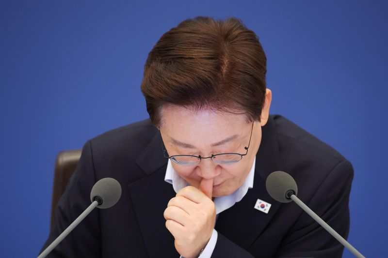 靑, 김승원 사퇴로 부담 덜어…인사 검증 실패 보완은 숙제