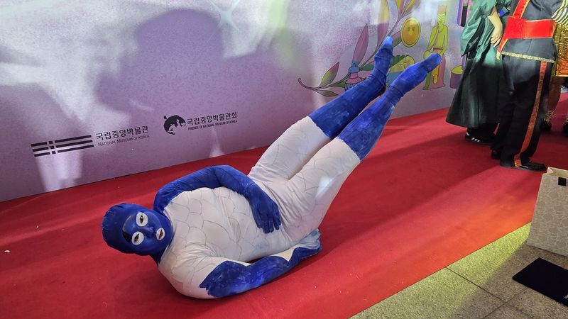 '2026 국중박 분장놀이 전국편' 결선에서 대상을 차지한 전은슬 씨가 시상식 후 포즈를 취하고 있다. /사진=뉴스1