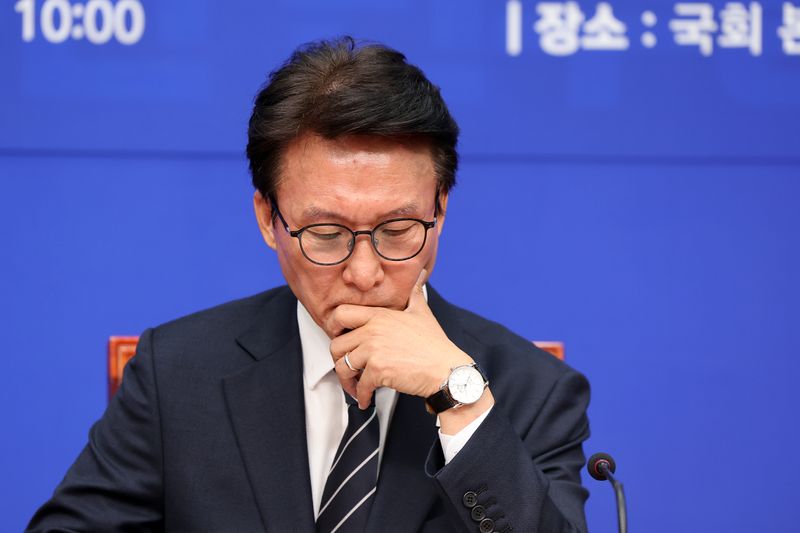 김승원 공방 '2라운드'…한동훈 때리는 與 '성추행&middot;갑질' 부각 野