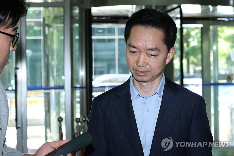 취재진 질문 받는 김지용 중수청장 후보자 (출처=연합뉴스)