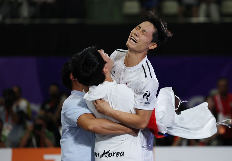 한국 테크볼 사상 첫 국제종합스포츠대회 메달리스트가 된 이준석이 20일 일본 나고야 히가시 스포츠센터에서 열린 2026 아이치·나고야 아시안게임 테크볼 남자 단식 결승전에서 금메달을 확정짓자 포효하고 있다. 2026.9.20 ⓒ 뉴스1 안은나 기자 /사진=뉴스1