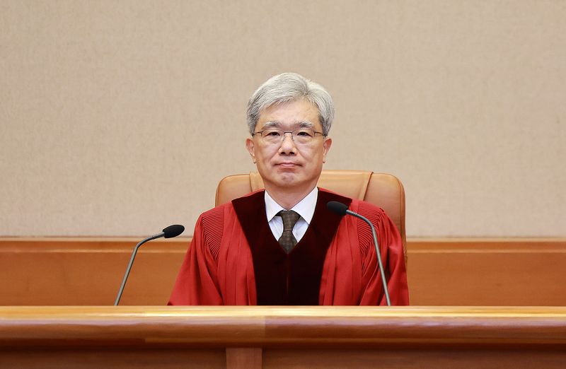 김상환 헌법재판소장이 지난 17일 서울 종로구 헌법재판소에서 열린 구 지방세법 제47조 제1호 등 위헌제청에 대한 위헌법률심판사건 등 선고를 위해 대심판정에 자리하고 있다. 뉴스1