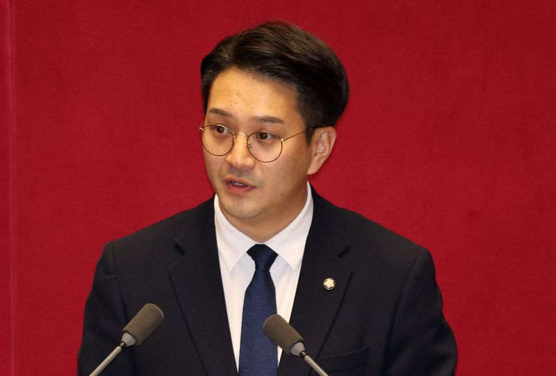 與 전용기, '돌멩이 발언' 유시민에