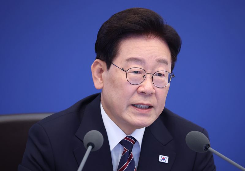 이재명 대통령이 21일 청와대에서 열린 수석보좌관회의에서 발언하고 있다. 뉴스1