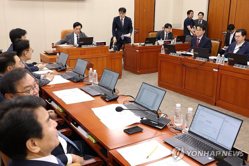 국회 재경위, 이형일 후보자 인사청문보고서 채택 (출처=연합뉴스)