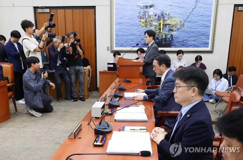 대미 투자 관련 보고하는 김정관 산업통상부 장관 (출처=연합뉴스)
