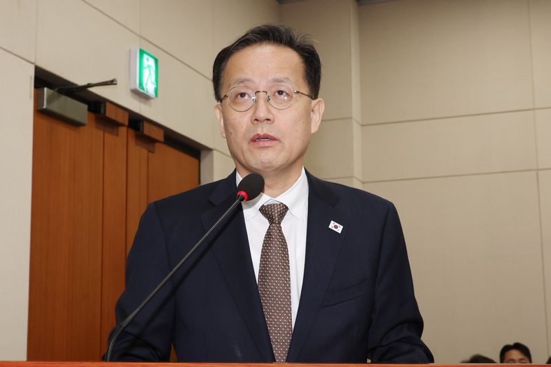 이형일 부총리 겸 재정경제부 장관이 22일 여의도 국회에서 열린 제439회 국회(정기회) 재정경제기획위원회 제4차 전체회의에서 대한민국과 미합중국 간 전략적투자의 운영 및 관리를 위한 특별법에 따른 대미투자 사전 보고 관련 비공개 전환에 앞서 인사말을 하고 있다. 뉴시스
